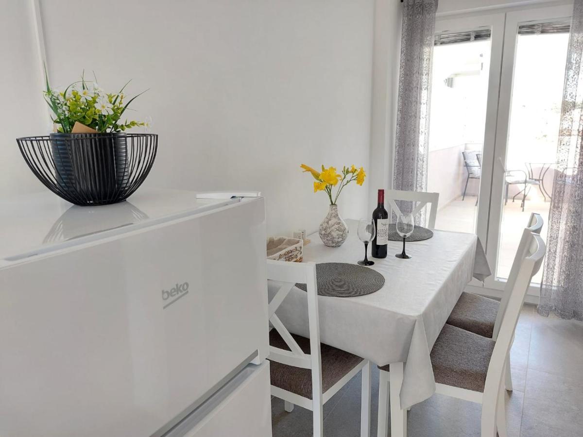 Apartments Lavanda - Free Parking And Grill يزيرا المظهر الخارجي الصورة