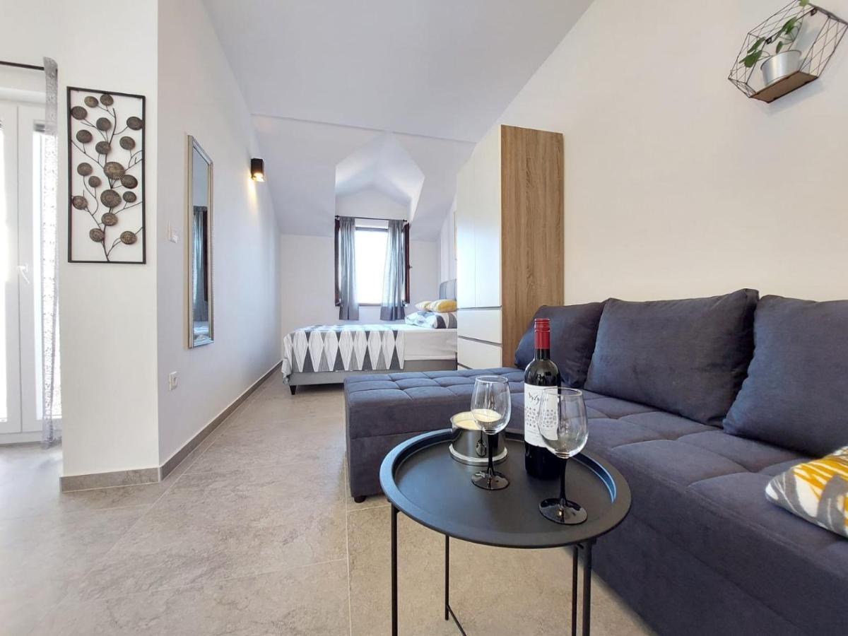 Apartments Lavanda - Free Parking And Grill يزيرا المظهر الخارجي الصورة