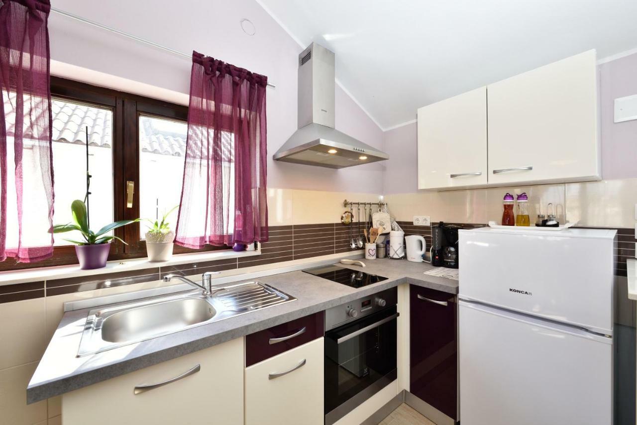 Apartments Lavanda - Free Parking And Grill يزيرا المظهر الخارجي الصورة