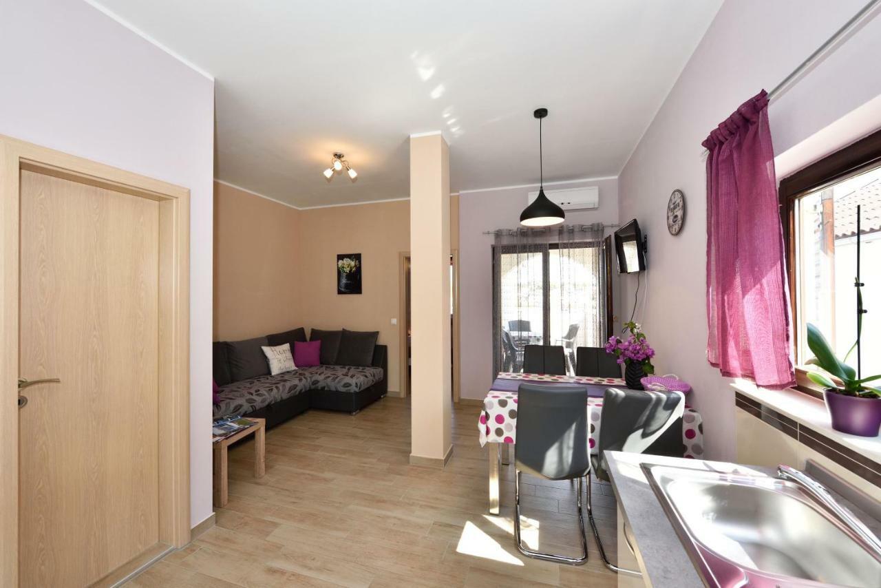 Apartments Lavanda - Free Parking And Grill يزيرا المظهر الخارجي الصورة